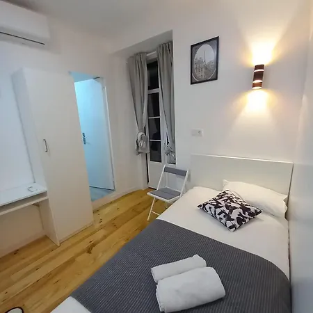 Pensamento Inedito 55 Alloggio in famiglia *